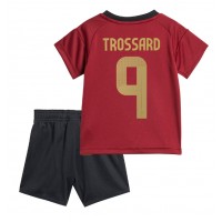 Camiseta Bélgica Leandro Trossard #9 Primera Equipación Replica Eurocopa 2024 para niños mangas cortas (+ Pantalones cortos)